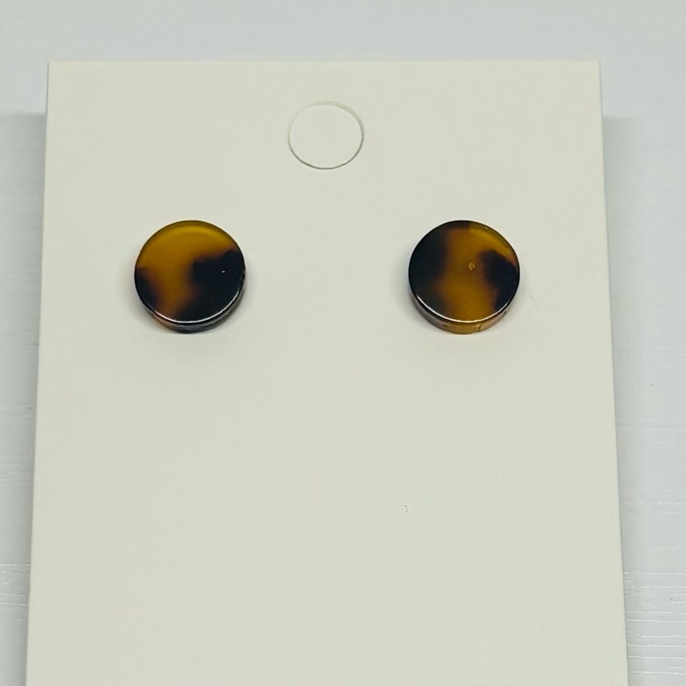 NWOT Tortoise Resin Stud Earrings